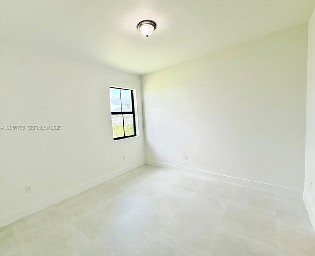 Building Photo - 32242 SW 194th Ave