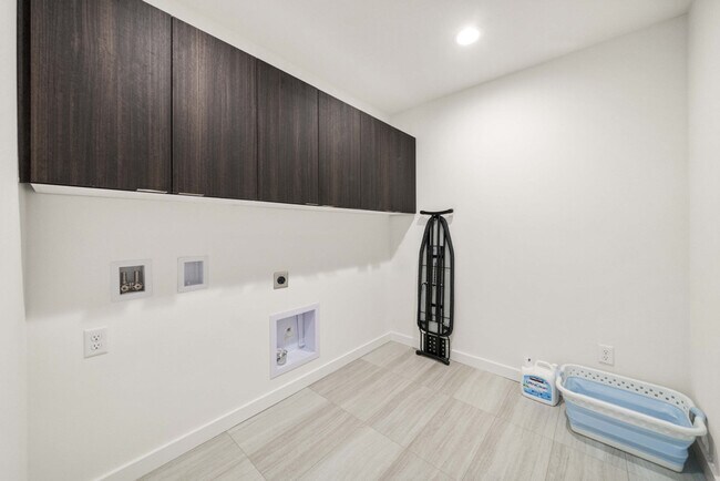 Building Photo - 11612 SE 196th St