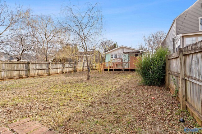 Building Photo - 1311 Wells Ave SE