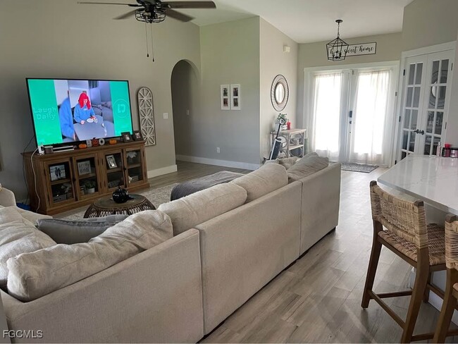 Building Photo - 1229 SW 29th Terrace