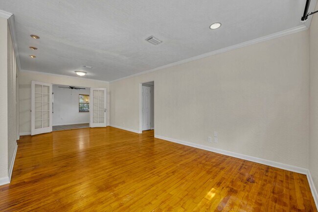 Building Photo - 1816 Mizell Ave