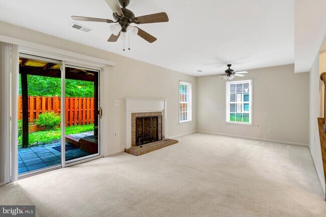 Building Photo - 5964 Norham Dr