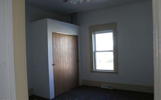 Building Photo - 307 W 9th Ave