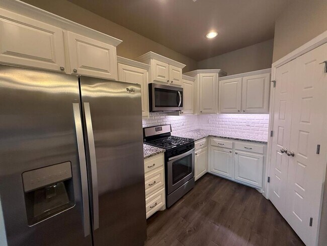 Building Photo - 8809 SW 55th St