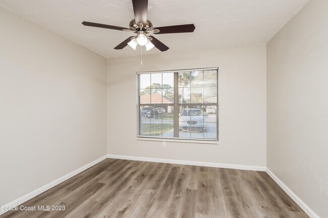 Building Photo - 674 Altamira St NW