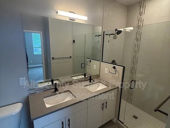 Building Photo - 2729 W 28th Ave