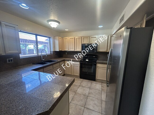 Building Photo - 5257 W Bobwhite Way