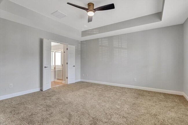 Building Photo - 629 12 Oaks Ln