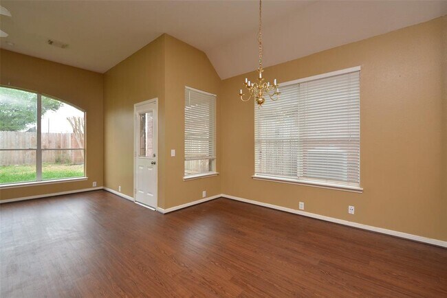 Building Photo - 2931 Sunbird Dr