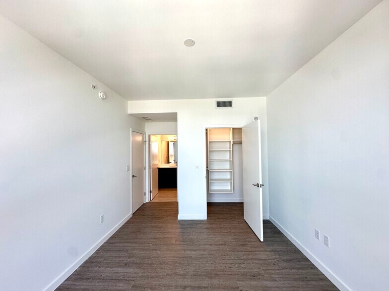 Building Photo - 234 NW 17th St