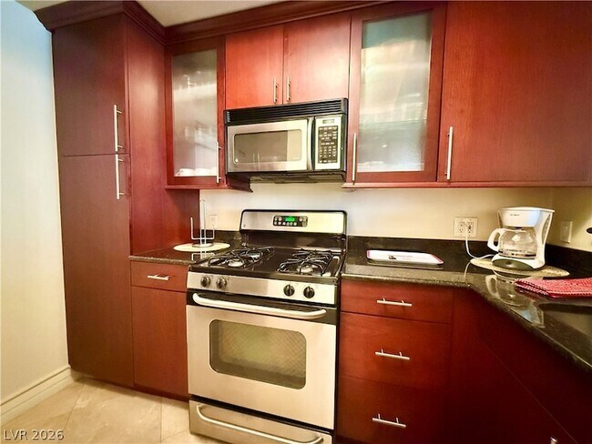 Building Photo - 270 E Flamingo Rd