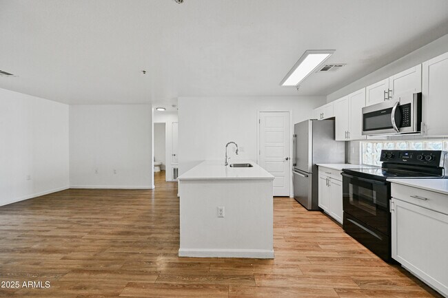 Building Photo - 3065 N 67th Ave