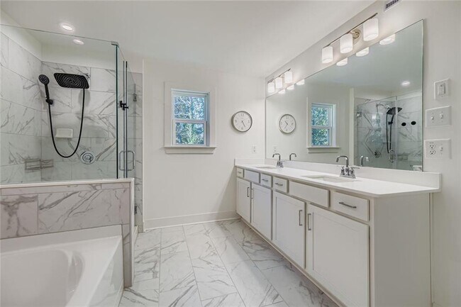 Building Photo - 3423 Catalan Aly