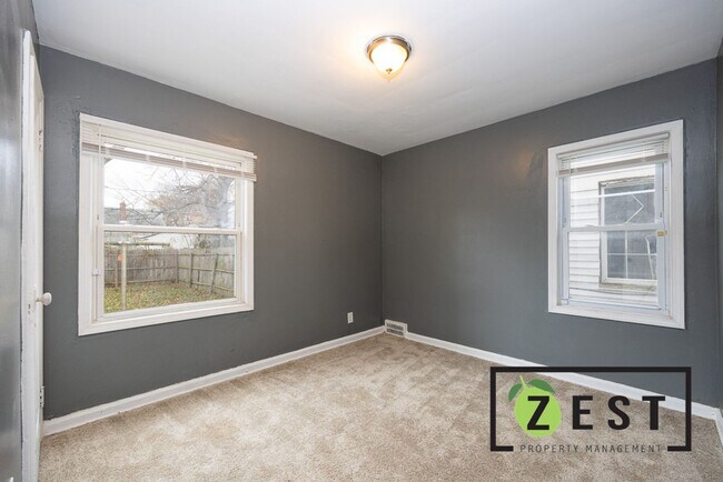 Building Photo - Beautiful 3 bedroom 1 Bath