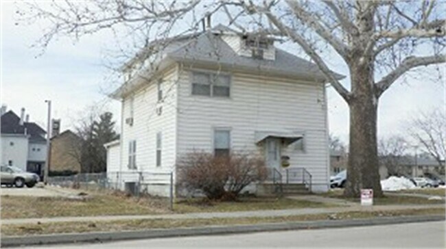 Building Photo - 409 N Howard St