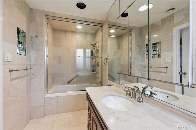 Building Photo - 1495 Bay Blvd