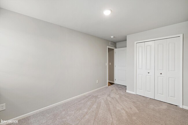 Building Photo - 51410 Tides Dr