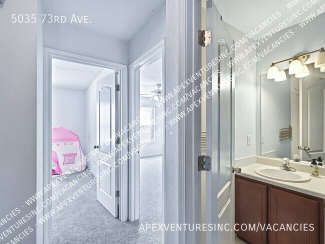 Building Photo - 5035 73rd Ave