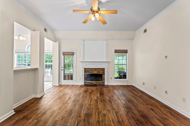 Building Photo - 3 Bedrooms 2 baths in McDonough on 1 acre waterfront backyard with private dock.