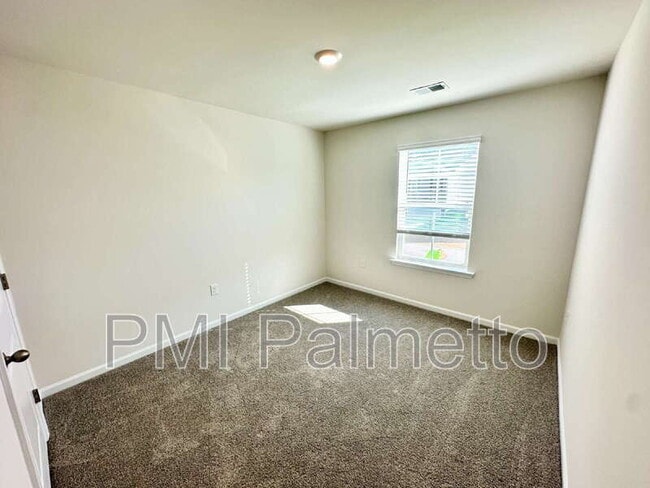 Building Photo - 412 Delahays Rd