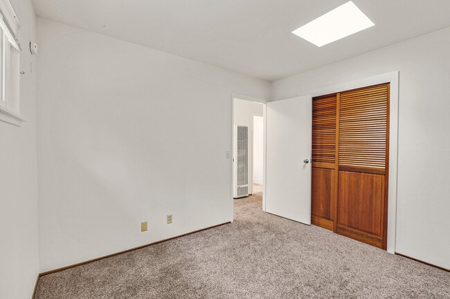 Building Photo - 1163 Crespi Dr