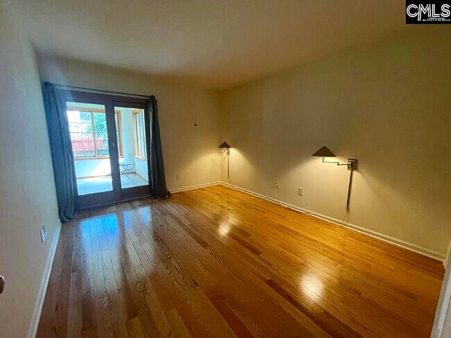 Building Photo - 305 Willowood Pkwy