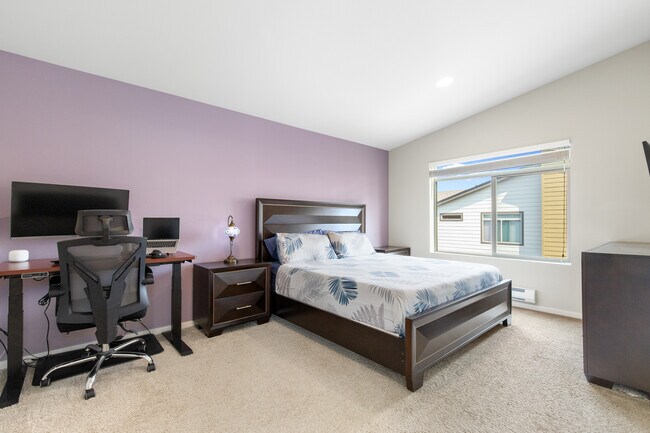 Building Photo - 9834-9811 11th Ave SW