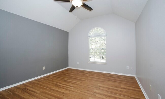 Building Photo - 16207 Waiting Spring Cir