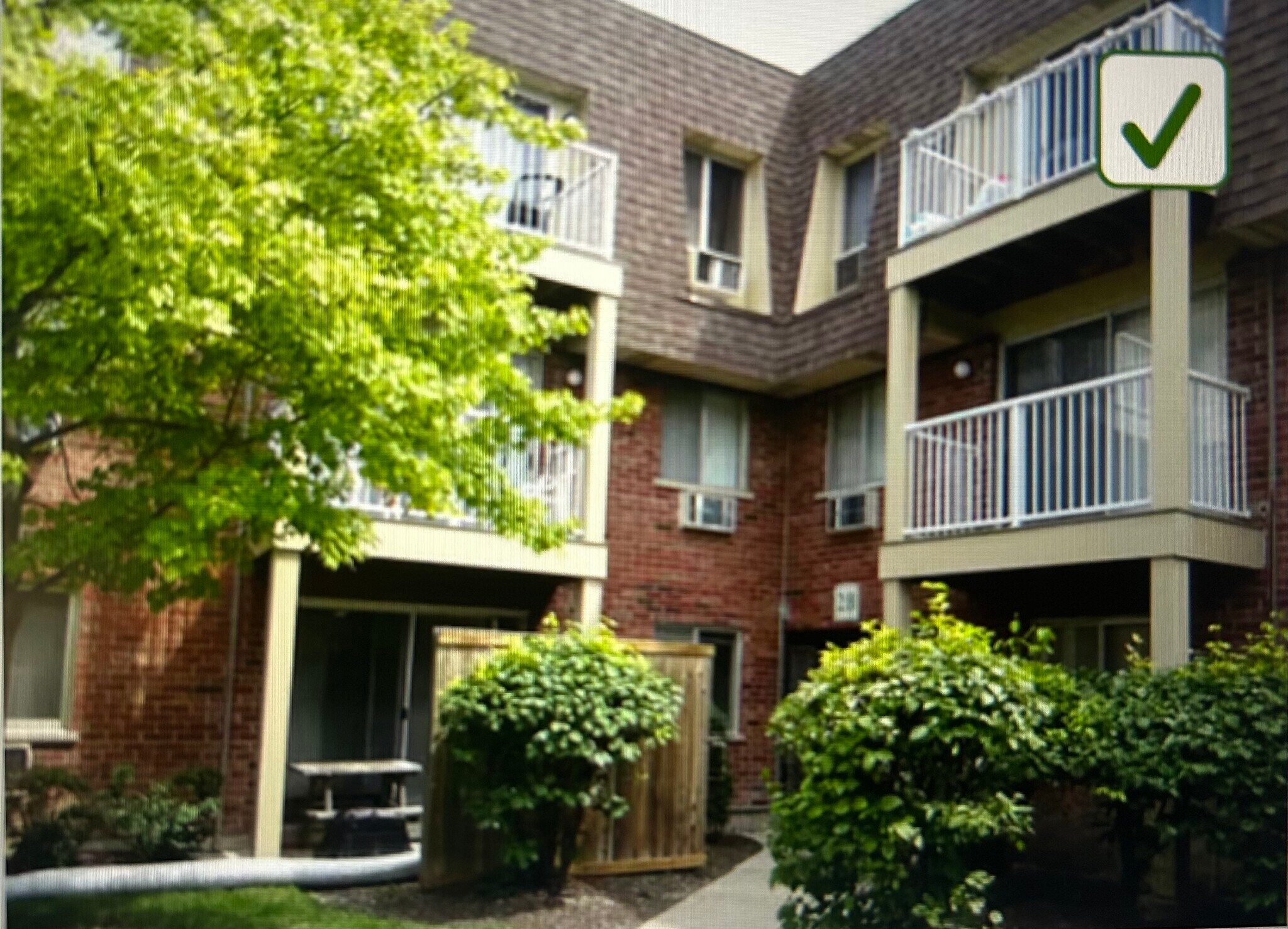 Building Photo - 2 Villa Verde Dr