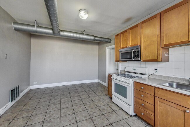 Building Photo - 2444 N Campbell Ave