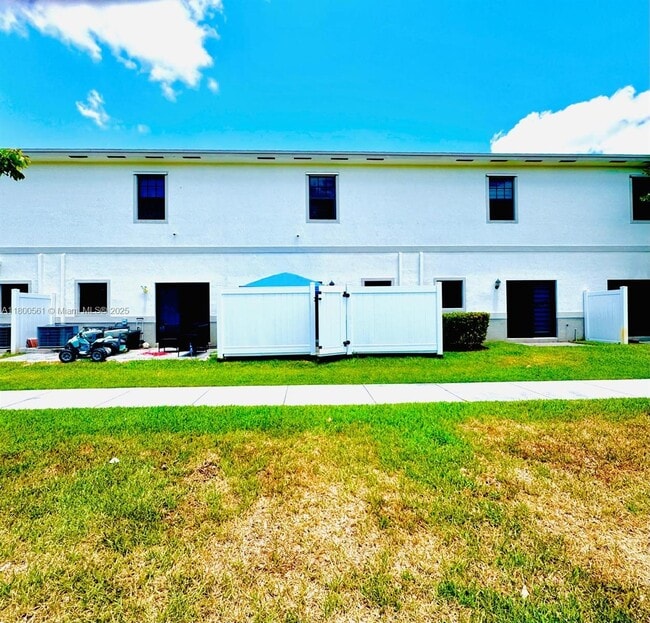 Building Photo - 761 SW 11th St