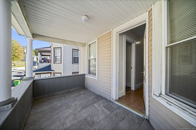 Building Photo - 217 Woodlawn Terrace