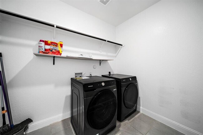 Building Photo - 2334 Calm Channel Ct
