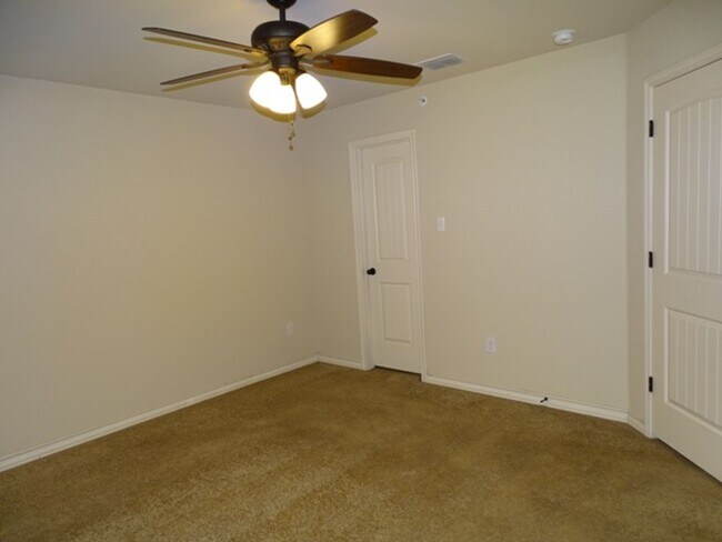 Building Photo - 6619 Arancione Ave