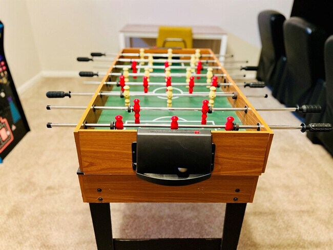 Building Photo - 7012 Ingalls St