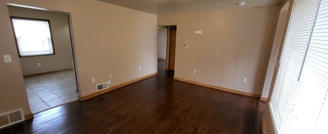 Building Photo - 5738 N 55th Pl