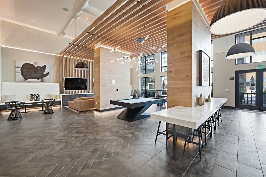 Building Photo - 3578 Rambla Pl