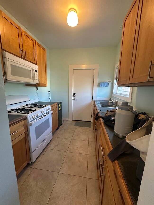 Building Photo - 444 40th St