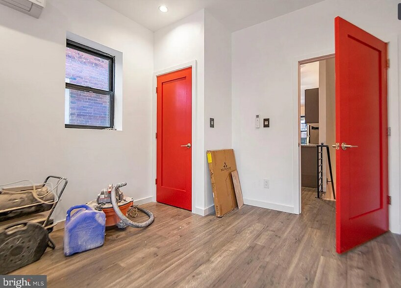 Building Photo - 1041 S Paxon St