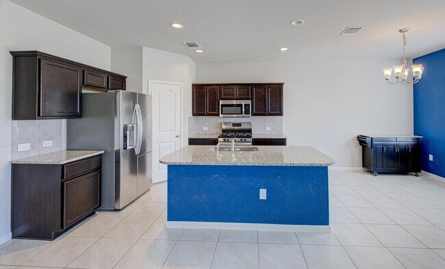 Building Photo - 6705 Loretta White Ln