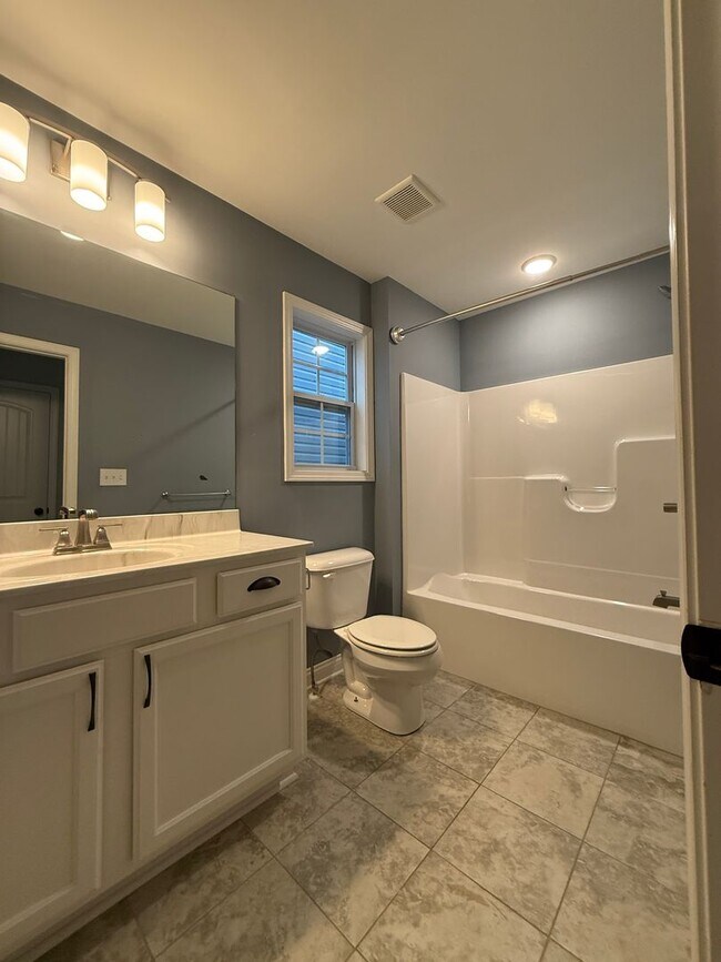Building Photo - **For Rent: Gorgeous 4 Bed, 2.5 Bath Home ...