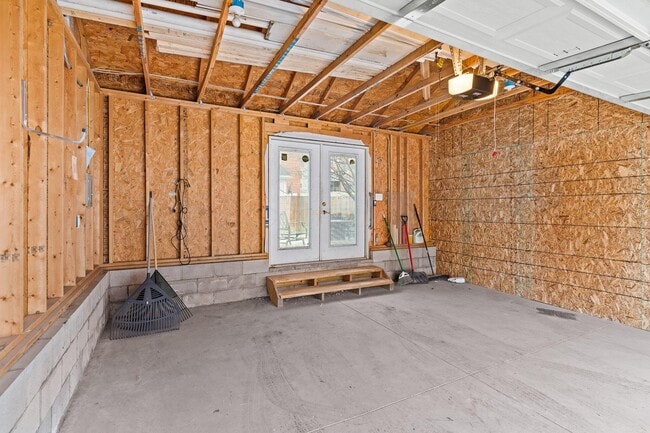 Building Photo - 640 Neil Ave