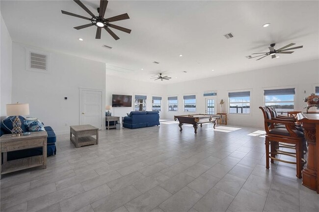 Building Photo - 2300 Harbour Dr