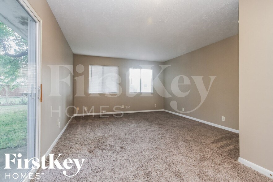 Building Photo - 376 Ticen St