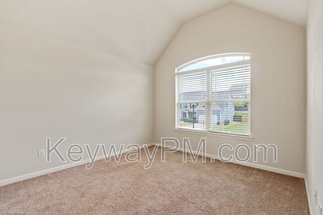Building Photo - 5007 Vine Ln