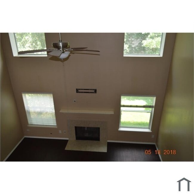 Building Photo - 815 Hillock Bluff Cir