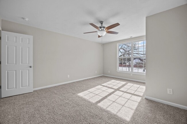 Building Photo - Portsmouth/5 bed 2 bath/Ready for quick move in!!