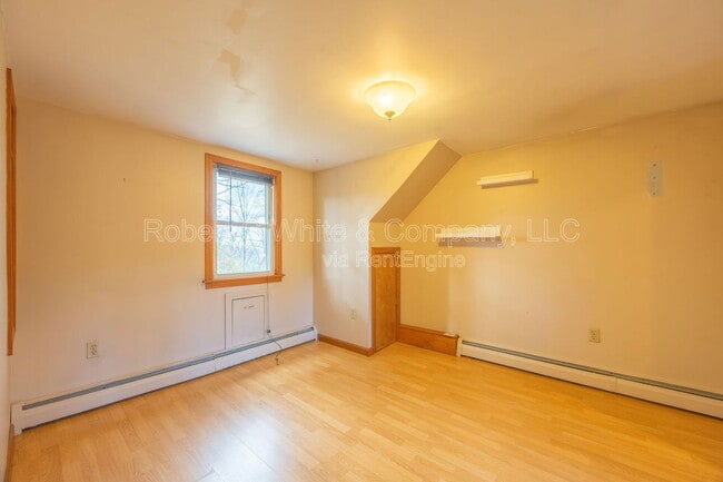 Building Photo - 70 Snipsic Lake Rd