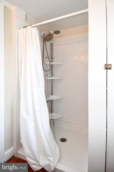 Building Photo - 17 - Apt. #1 Madision Street Unit