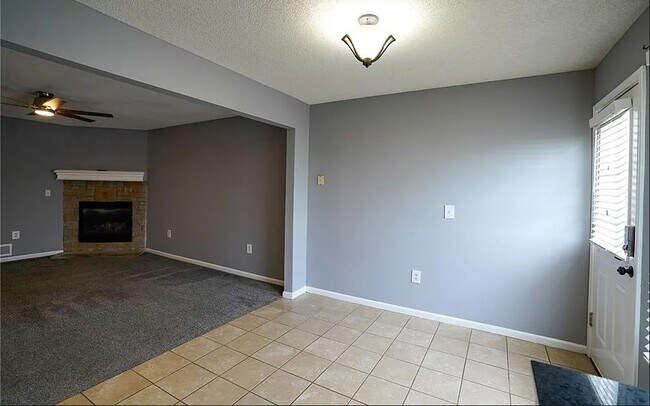 Building Photo - 853 E 167th Ct